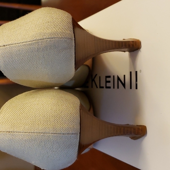 ANNE Klein II Linen Sand 8.5N pump Heels Gorgeous! EUC in Box - Picture 3 of 10